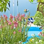 Azul Eco Hotel 4*