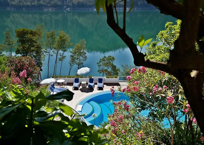 Отель Azul Eco Феррейра-ду-Зезери