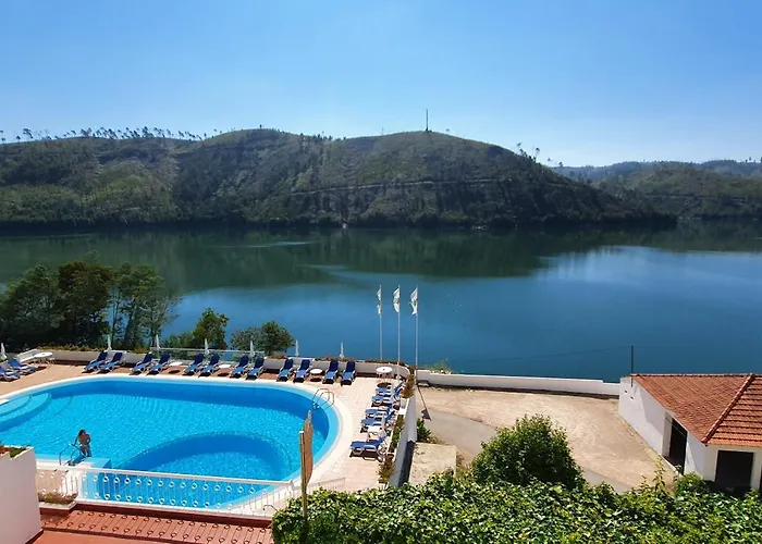 Отель Azul Eco Феррейра-ду-Зезери