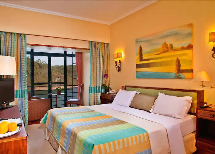 Отель Azul Eco Феррейра-ду-Зезери