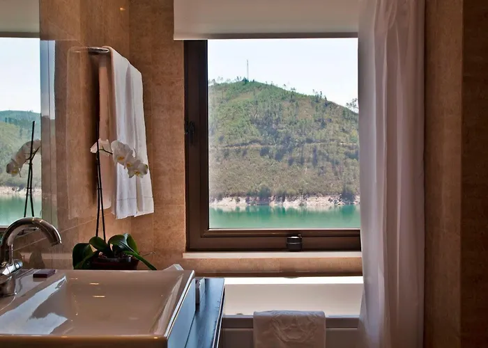 Azul Eco Отель Феррейра-ду-Зезери