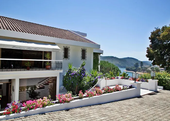 Отель Azul Eco Феррейра-ду-Зезери